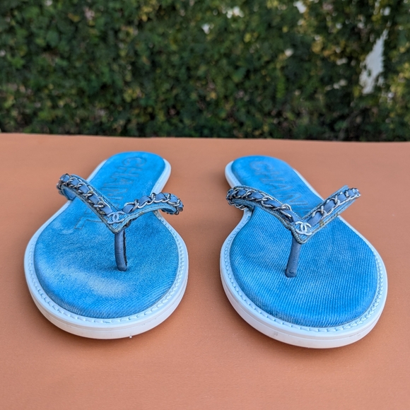 CHANEL CC CHARM DENIM FLIP FLOP WOMEN'S SANDALS - Picture 1 of 13